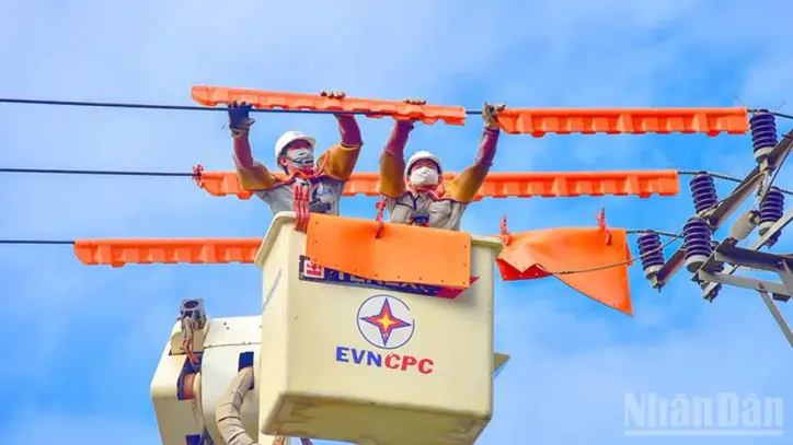 Orta Vietnam'daki elektrik şebekesinin işletiminde bilim ve teknolojinin uygulanması.