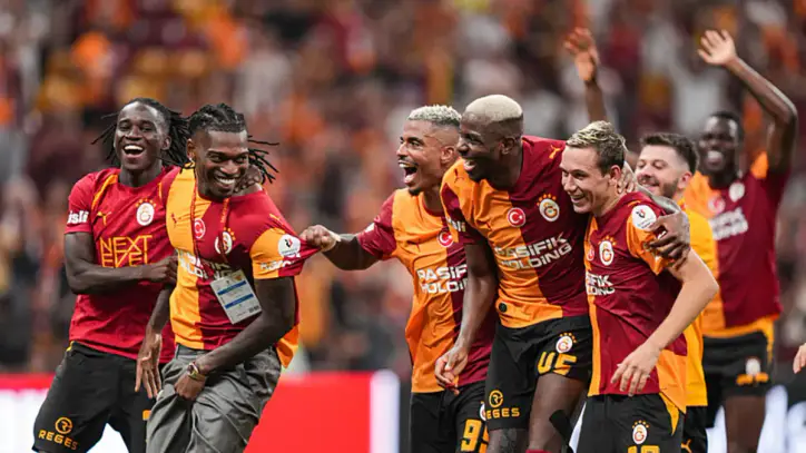 Victor Osimhen ve Aleksey Batrakov hayran bıraktı! ‘Galatasaray’ı sırtında taşıdı’