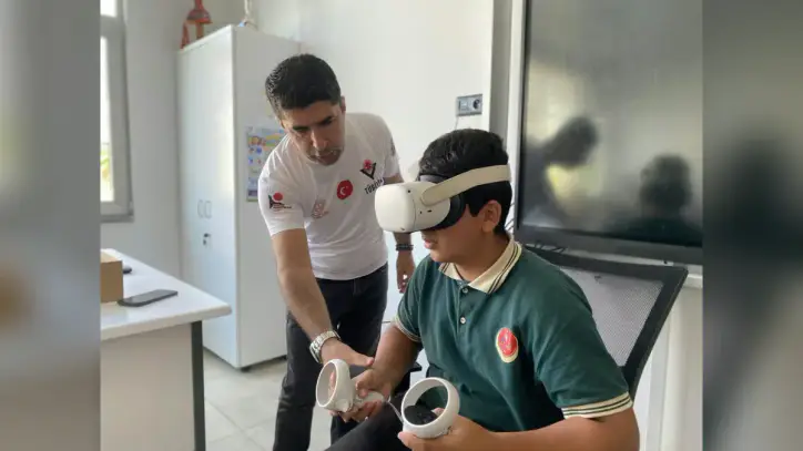 Köy okulunda bilim ve teknoloji buluşması