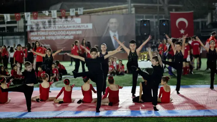 Özel gösteriler yapıldı… Bayraklı’nın spor sezonu açıldı