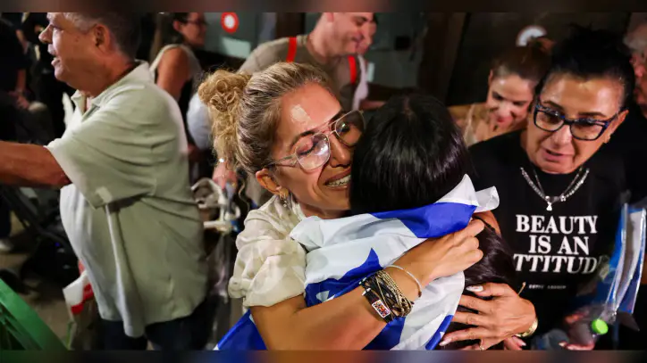 Passengers foil bid to crash Dubai-Tel Aviv flight, Israel says, after co-pilot stabs pilot