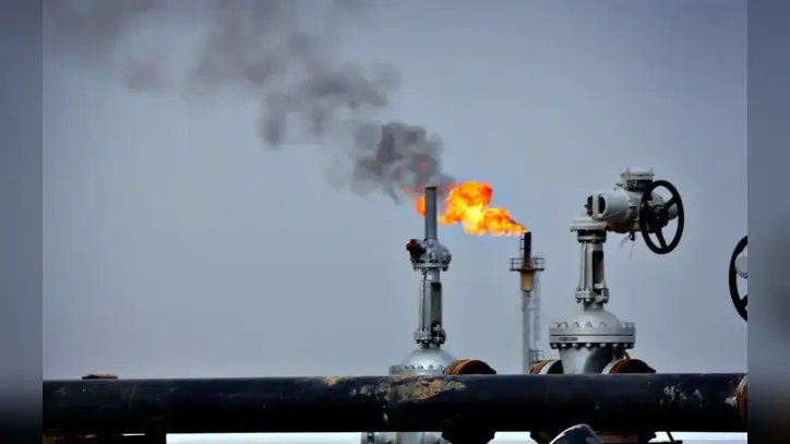 Petrol fiyatları üçüncü seansta da geriledi: 100 doların üzerinde