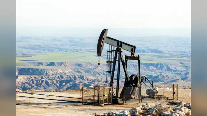 Petrolde arz endişesi fiyatları baskılıyor
