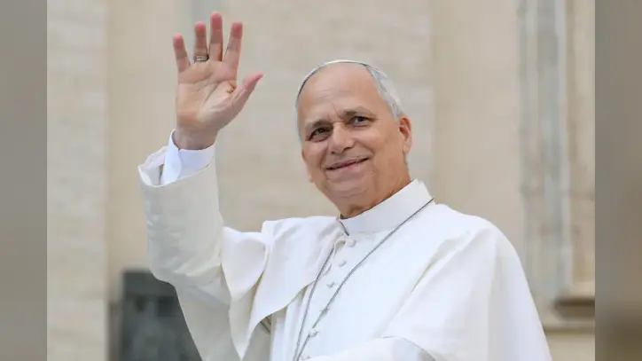 Pope at Audience: Church’s mission is to help people look at profound questions of life - Vatican News