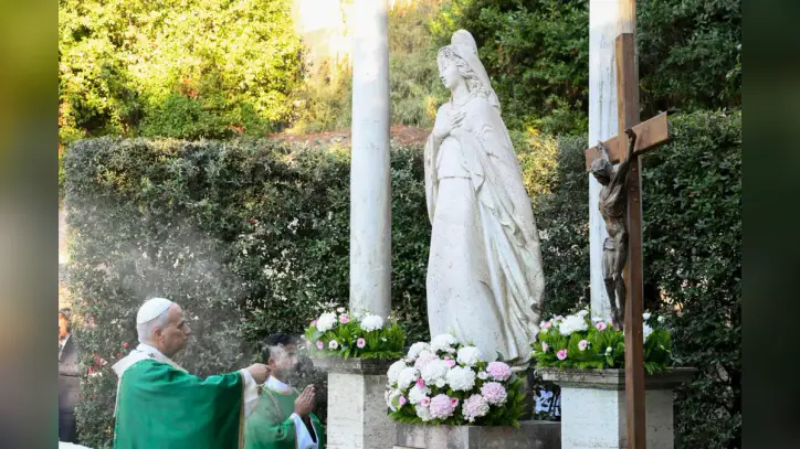 Pope Leo: ‘It is not yet too late’ to turn destruction into life - Vatican News