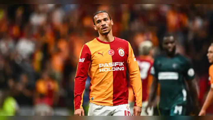 Rafael van der Vaart'tan Leroy Sane'ye: Korkak gibi oynuyor!