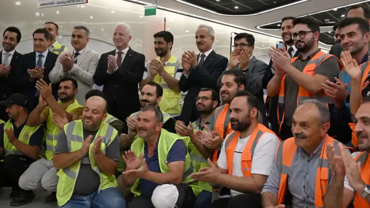 Rekorlar peş peşe geldi… Türkiye’nin en hızlı metrosunda yeni zirve