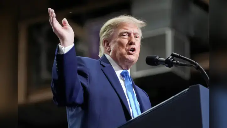 Trump approval falls to record low of 31% as midterms near, Reuters/Ipsos poll finds - Hawaii Tribune-Herald