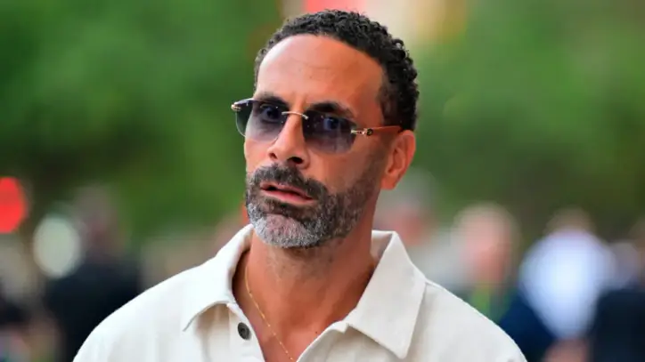 Manchester United taraftarları, tanınmış bir sosyal medya fenomenini kilosu nedeniyle aşağılayan Rio Ferdinand’ı “utanç kaynağı” olarak nitelendirdi | Goal.com Türkçe