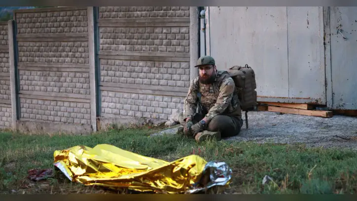 Russian and Ukrainian strikes leave 10 dead as Trump calls on Zelenskyy to 'settle with Putin'