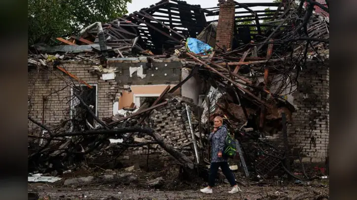 Russian strikes kill 8 in Ukraine as the UN debates how to end the war