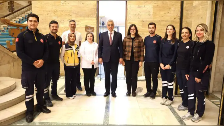 Sağlık Bakanı Memişoğlu, TBMM İlk Yardım Merkezi'ni ziyaret etti