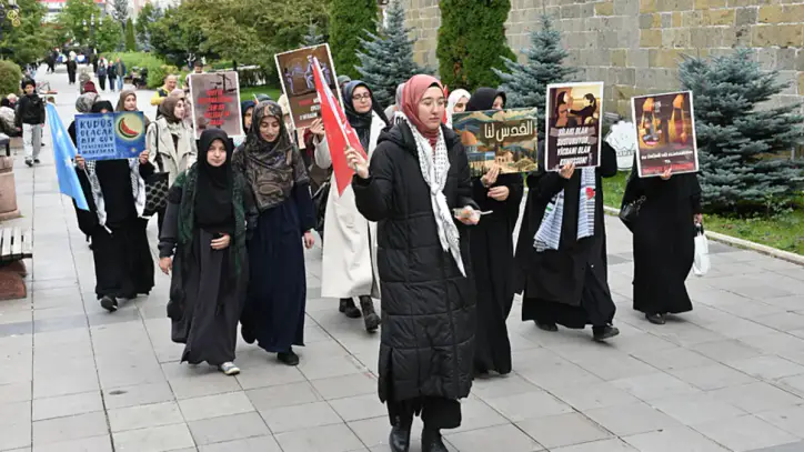 Sağlık çalışanları 151 haftadır Gazze için yürüyor