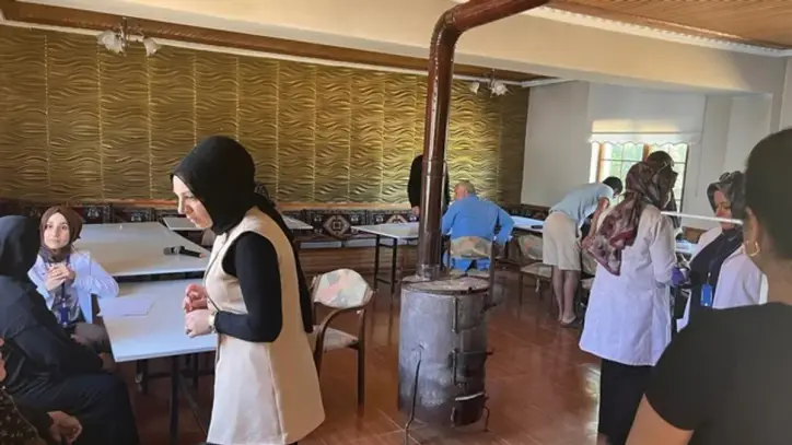 Sağlık ekipleri köy köy geziyor: Erzincan'da vatandaşlara sağlıklı yaşam bilgilendirmesi - Erzincan Haberleri - Habertürk Yerel Haberler