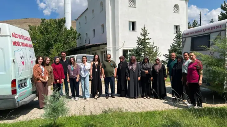 Sağlık ekipleri Yurtbaşı Mahallesi'nde vatandaşlarla buluştu - Erzincan Haberleri - Habertürk Yerel Haberler