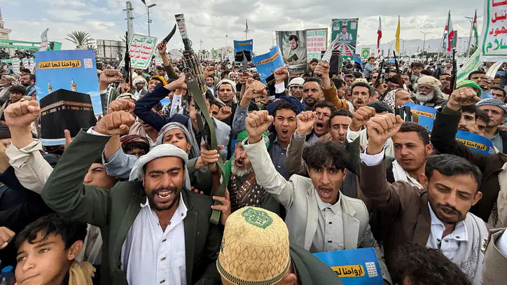 Saudis plan assault on Houthis to break Red Sea chokehold