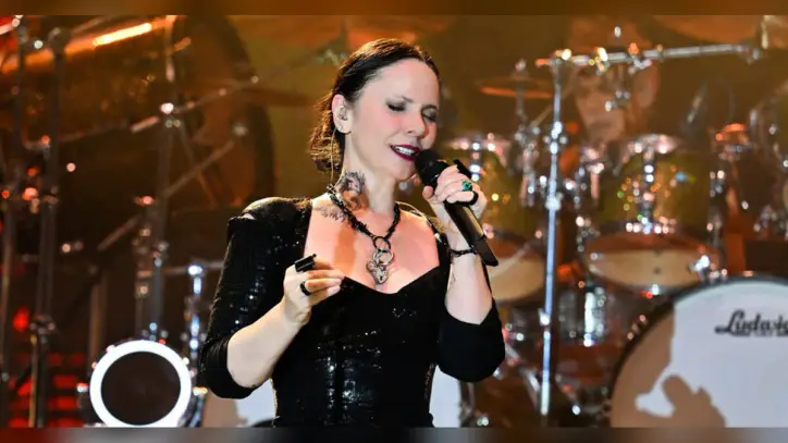 Şebnem Ferah'ın yeni konser tarihleri açıklandı