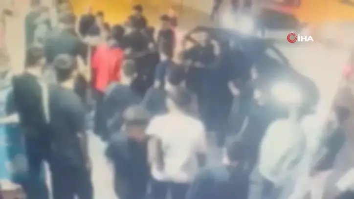 Sosyal medya kavgası sokağa taştı: Yaralılar var