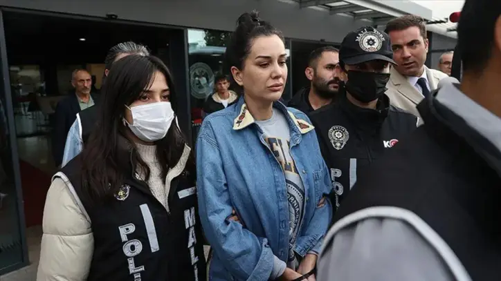 Sosyal medya ünlüsü Dilan Polat gözaltına alındı - Dünya Gazetesi