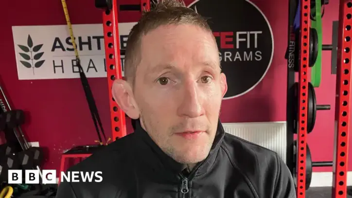 Gym owner secures place in the Guinness World Records for most chin-ups