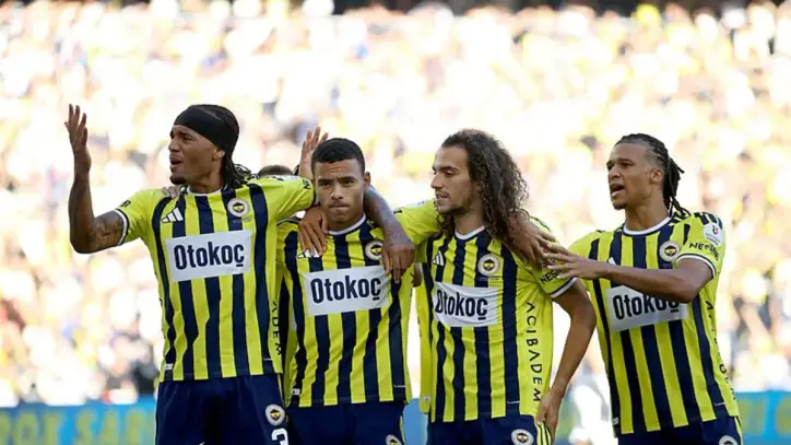 Spor yazarları Fenerbahçe’nin kritik maçını değerlendirdi: Puan veya puanlar alacaksa...