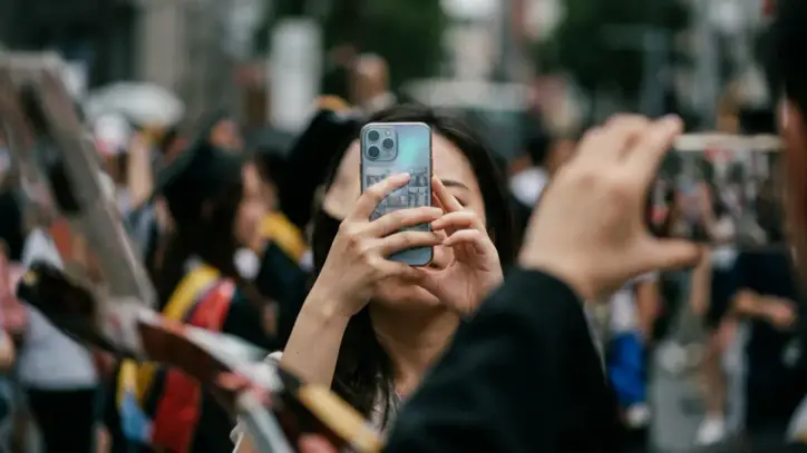 Sürekli fotoğraf çekenler dikkat! Bilim adamlarından şaşırtan araştırma: Anılarınızı siliyor olabilirsiniz