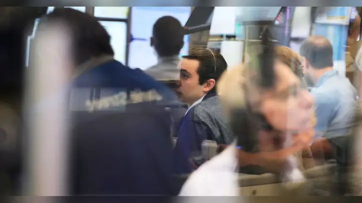 Swings in the bond market shake stock markets worldwide, as AI optimism supports Wall Street