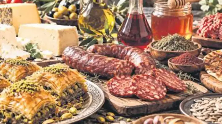 Baklavada ay çekirdeği, peynirde nişasta