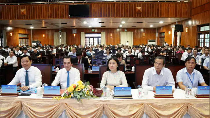 Tay Ninh, bilim, teknoloji ve inovasyon konularında politikalar yayımlamaktadır.