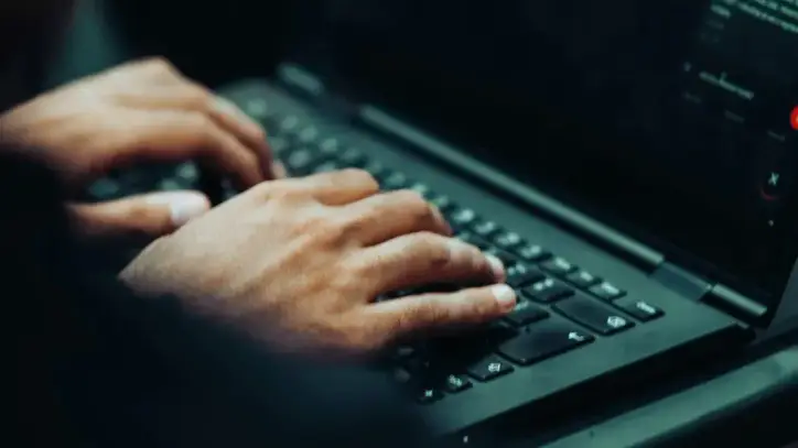Teknoloji şirketleri bekledikleri verimliliği alamadı; yapay zekanın yerini tekrar insanlar mı alacak?