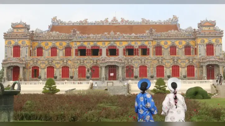 Teknolojiyi kullanarak Vietnam'ın değerlerini ve kültürel mirasını dünyaya yayabiliriz.