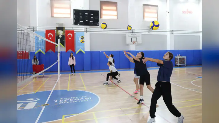 Tepebaşı Belediyesi, spor kurslarında çocukları farklı branşlarla buluşturuyor