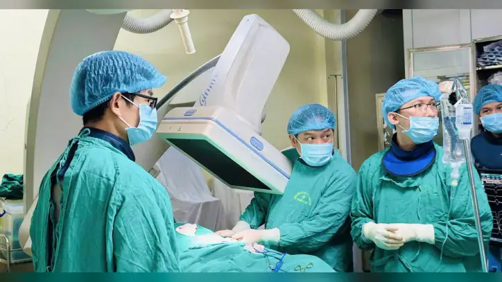 Thanh Hoa'nın sağlık sektörü, ileri teknikler geliştiriyor, bilimsel araştırmalar yürütüyor ve dijital dönüşümü benimsiyor.