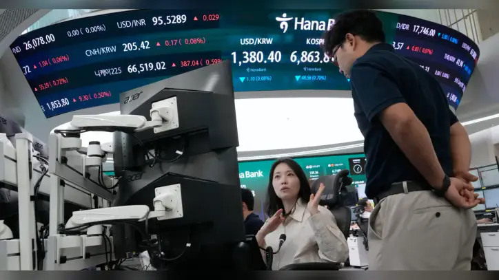 The bond market prepares for a hike to interest rates, while US stocks drift lower
