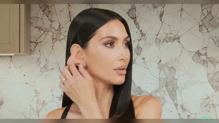 The Kardashians Use Artificial Intelligence to Make a Weird Sketch