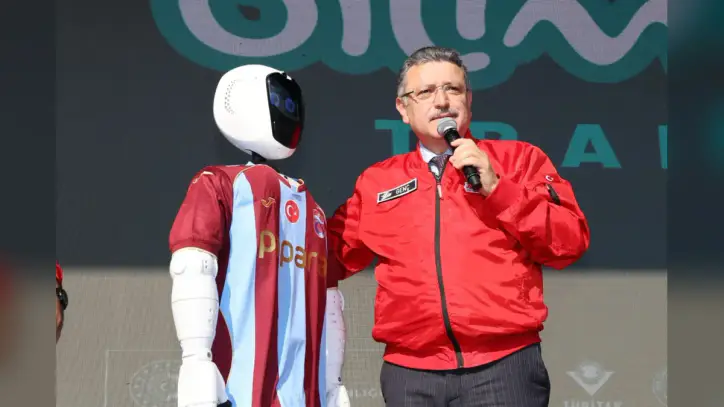 BilimFest Trabzon'da açılışı yapay zeka robot yaptı