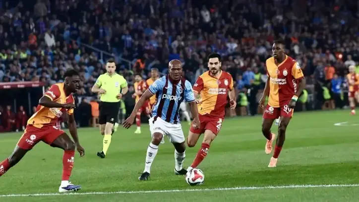 Trabzonspor, Galatasaray'ı ağırlıyor: Derbide sonucu bilinmeyenler belirleyecek - Son Dakika Futbol Haberi | Video