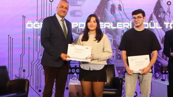 Trakya Üniversitesi öğrencileri yapay zeka destekli sağlık projesiyle birinci oldu - Edirne Haberleri - Habertürk Yerel Haberler