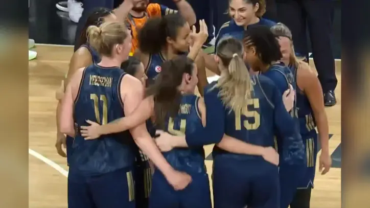TRT yorumcusu canlı yayında ağzından kaçırdı! Fener taraftarı delirdi