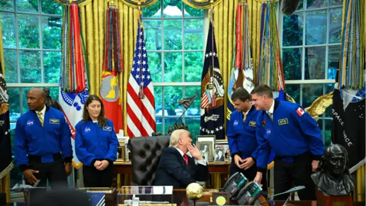 Trump "ABD Uzay Akademisi" kuracaklarını açıkladı