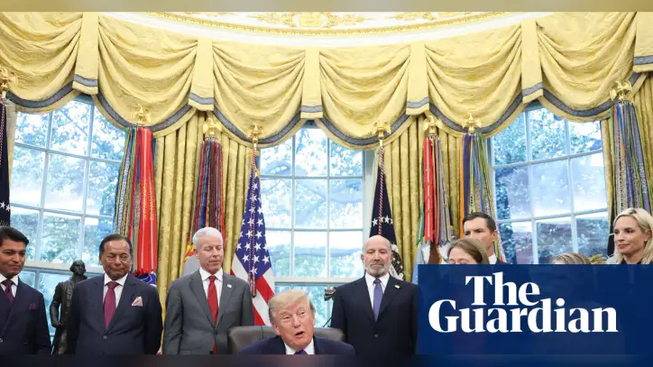 Trump announces $15bn Iowa steel plant as he bids to boost flagging midterm hopes