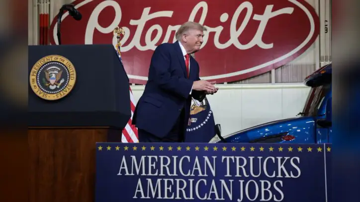 Trump Launches Midterm Campaign Push in Texas and Oklahoma as Republicans Face Tough Races