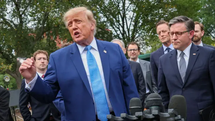 Trump signs executive order to replace 'artificial intelligence' with 'super intelligence'