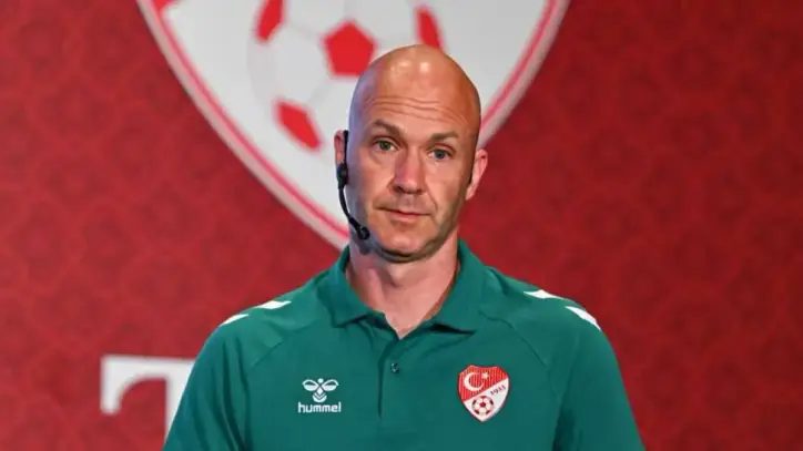MHK'de sezon sonuna kadar Anthony Taylor!