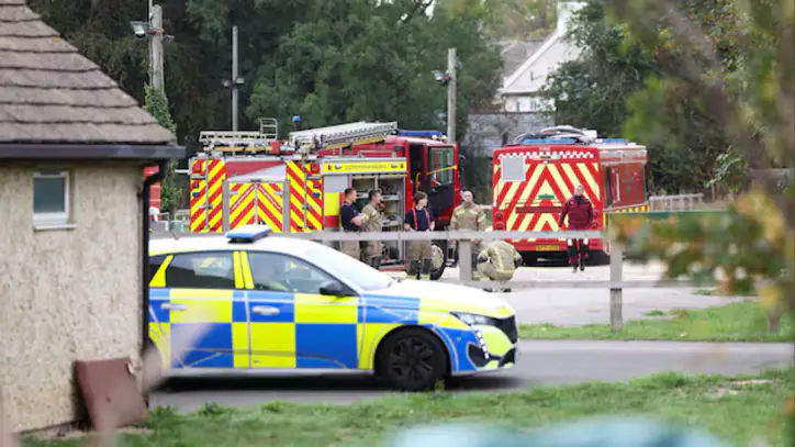 U.K. police arrest 5 near airbase used by U.S. on suspicion of preparing a terrorist act | CBC News