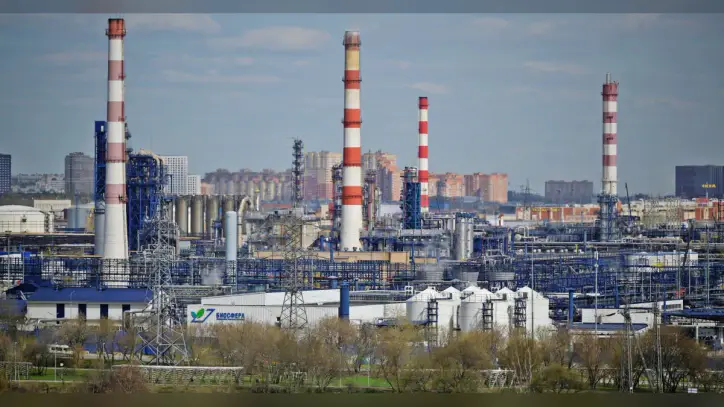 Ukraine rattled as Trump eases Russia oil sanctions, says Zelenskyy should be replaced