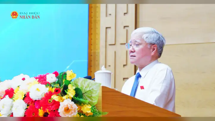 Ulusal Meclis Başkan Yardımcısı Do Van Chien, "Dijital Halk Eğitimi" öğrenim materyallerinin Dong Nai Şehir Parti Komitesine devredilmesi amacıyla düzenlenen konferansa katıldı.