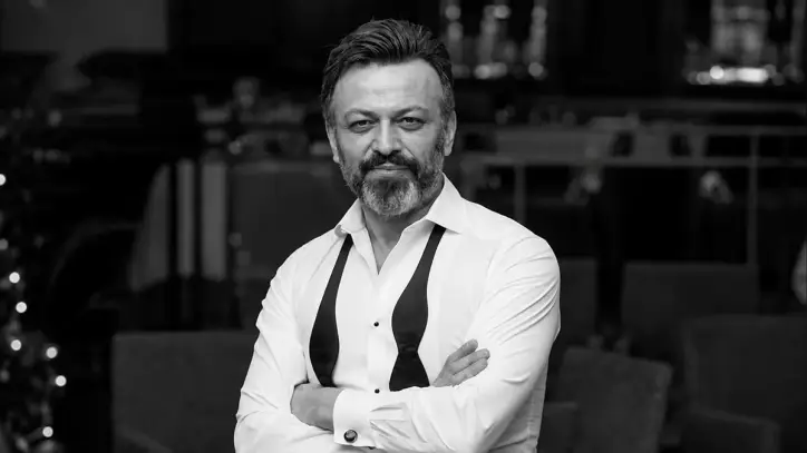 Ünlü oyuncu Serhat Mustafa Kılıç evinde ölü bulundu - Manşet Haber