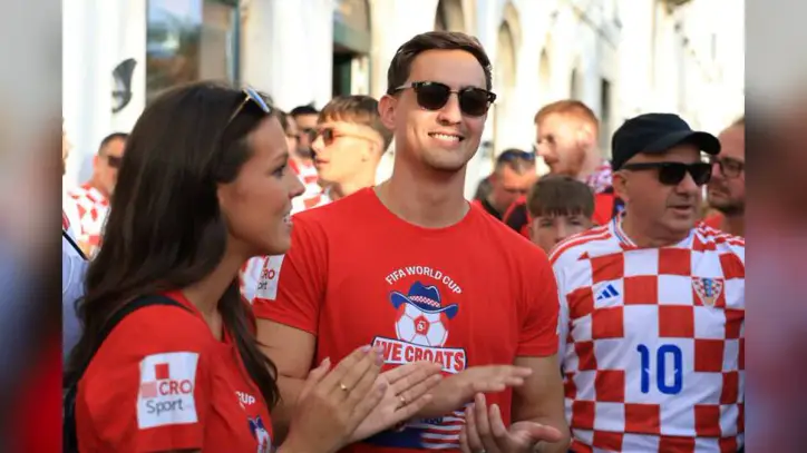 US newlyweds tour Croatia after fans photobomb their wedding shoot