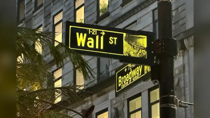 US stocks rise near their record after the latest jobs report eases worries about inflation